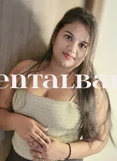 Nidhi thakur