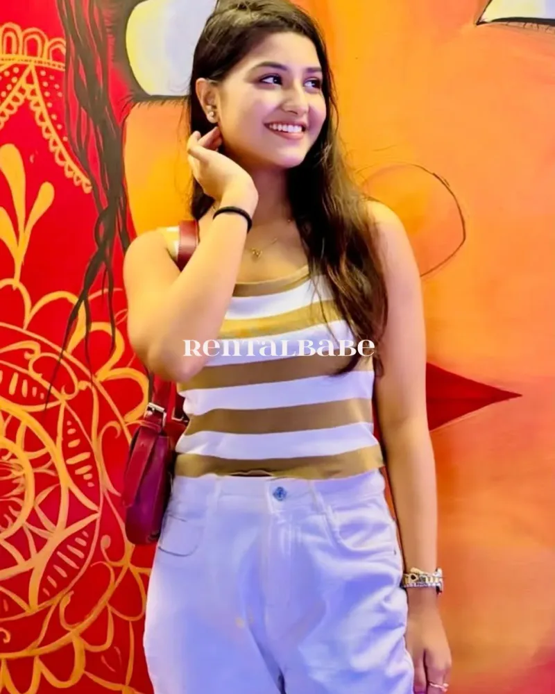 Hi, I am Deepika and I am 21 years old staying in magarpatta , Pune working as f