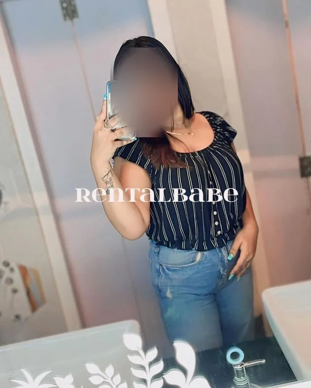 Ravina VIP call girl service available in Mumbai