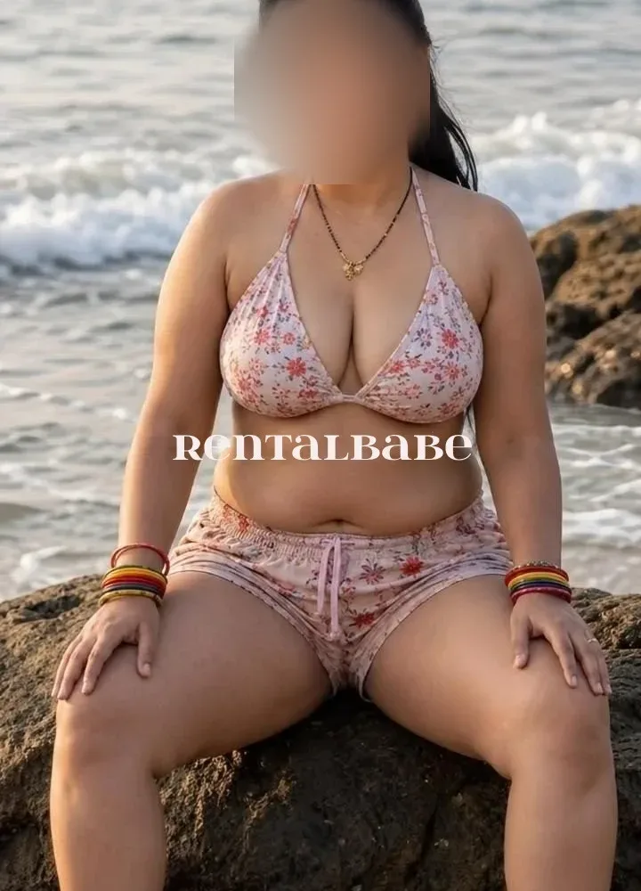 Riya Chakravarti is a very hot hot sexy girls top model