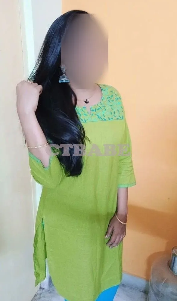 Art of erotic nude massage with  22-year-old independent call girl