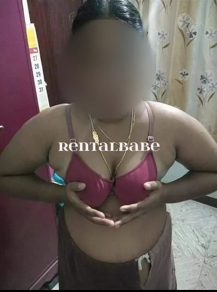 High Profile Independent Model in Malad