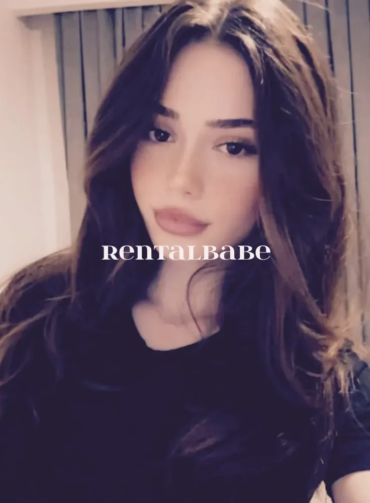 Rander top model independent college girl