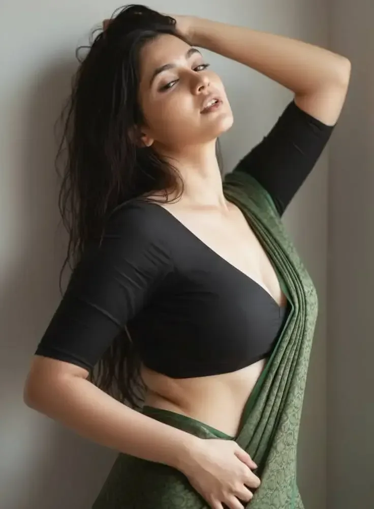 VIP genuine service NO ADVANCE FOR BOOKING COME DIRECTLY MY PLACE No Broker No..
