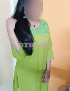 Art of erotic nude massage with  22-year-old independent call girl