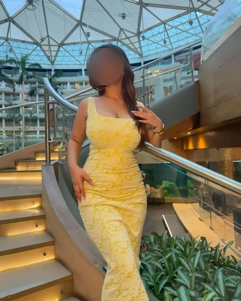 Call Girls in Sector 52, Noida 9220134599 Escorts Service