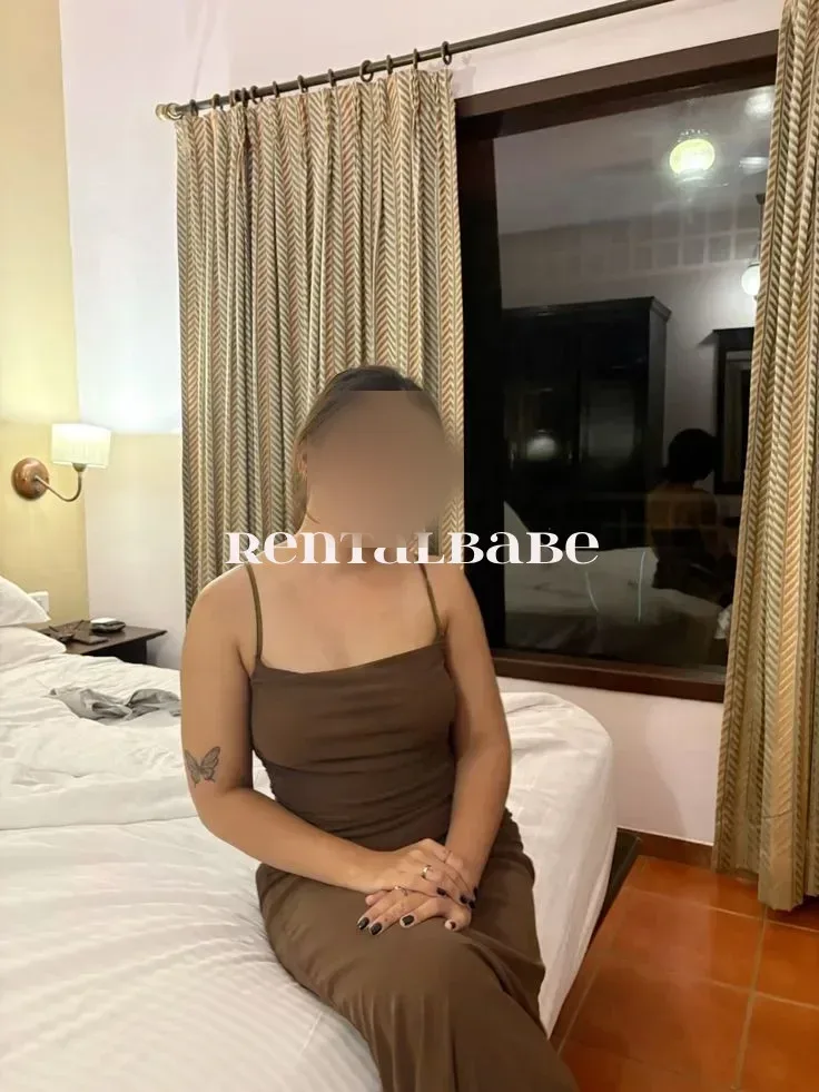 Cash hand payment 24 hours available safe and secure full open service available