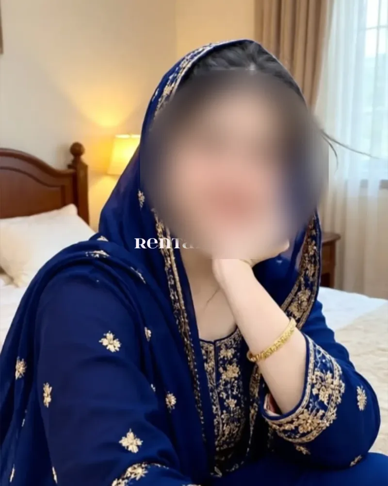 Hello guys, I'm a sexy, hot, and elegant Maharashtrian lady who truly enjoys mak