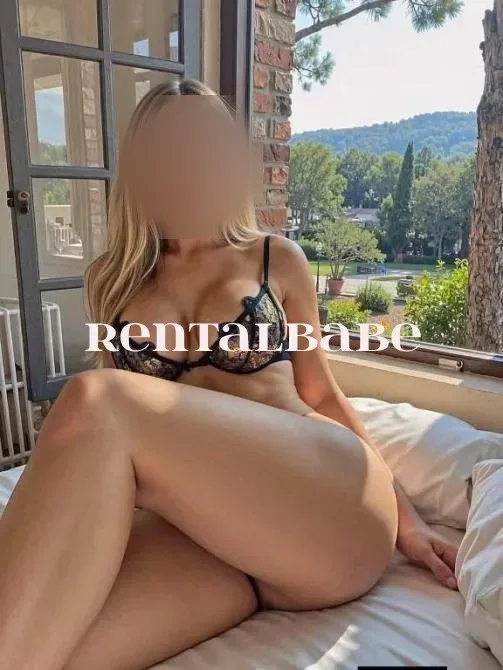 Myself Meena, welcome my lovely lovers in Agra. I'm Airhostess and my body is cu