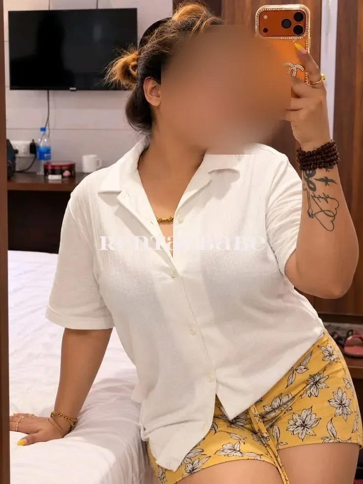Aligarh Tappal call girls 𝟲𝟐𝟴𝟵𝟭𝟵𝟭𝟲𝟕𝟱 are very sexy and attractive girl