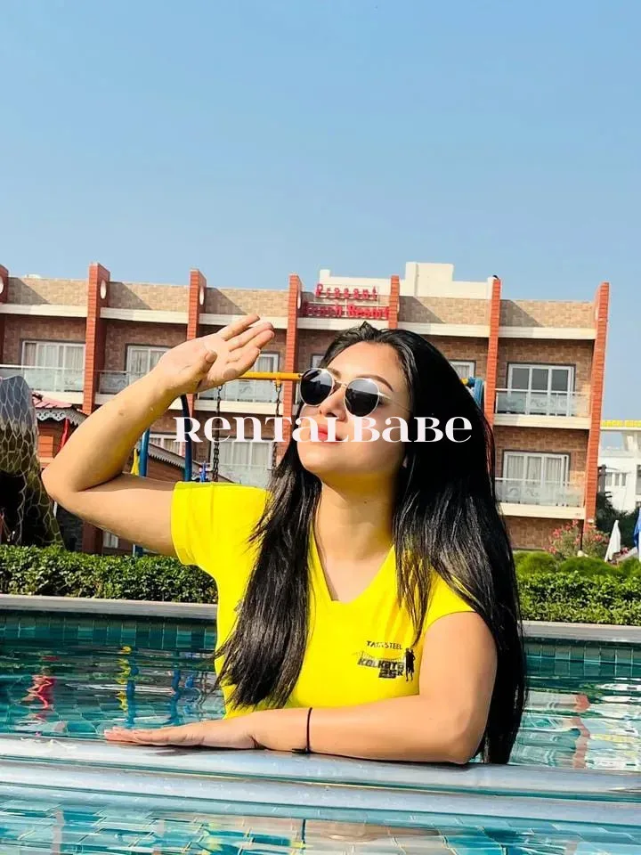 Hello guys, I'm a sexy, hot, and elegant Maharashtrian lady who truly enjoys mak