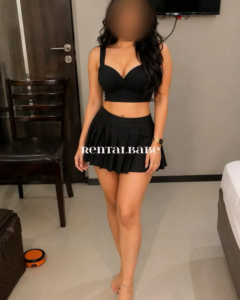 Komal ji High profile anytime service available low price without condom service