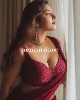 Zoya Khan hot servic